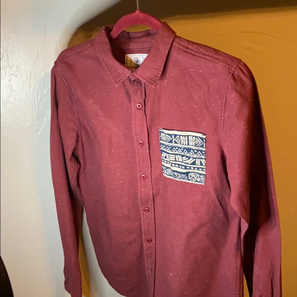Men’s small button down long sleeve aztec pocket